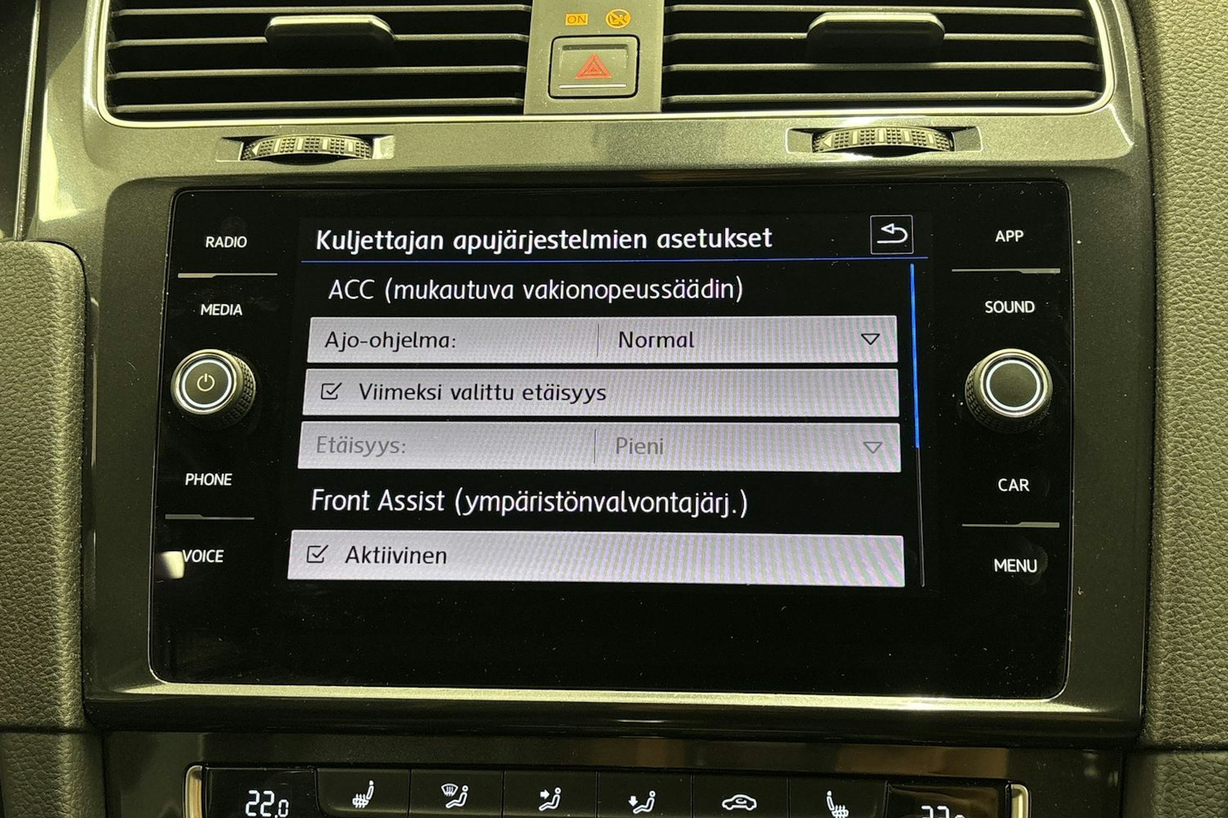 harmaa Volkswagen Golf 2018 kuva 19.