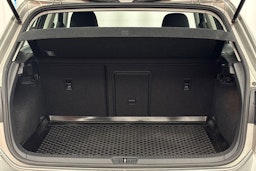 harmaa Volkswagen Golf 2018 kuva 24.