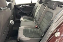 musta Volkswagen Golf 2018 kuva 8.