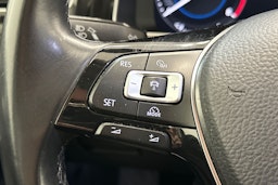 musta Volkswagen Golf 2018 kuva 11.