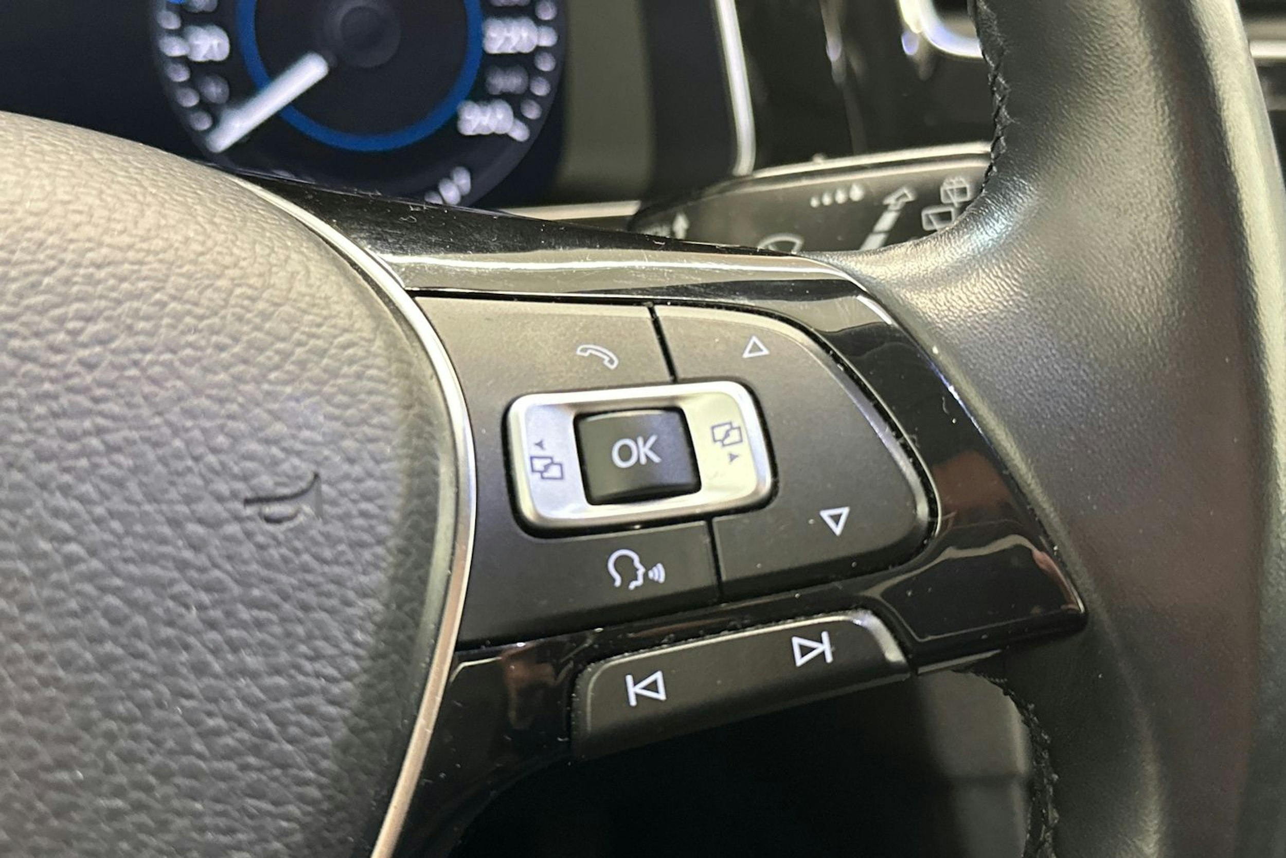 musta Volkswagen Golf 2018 kuva 12.