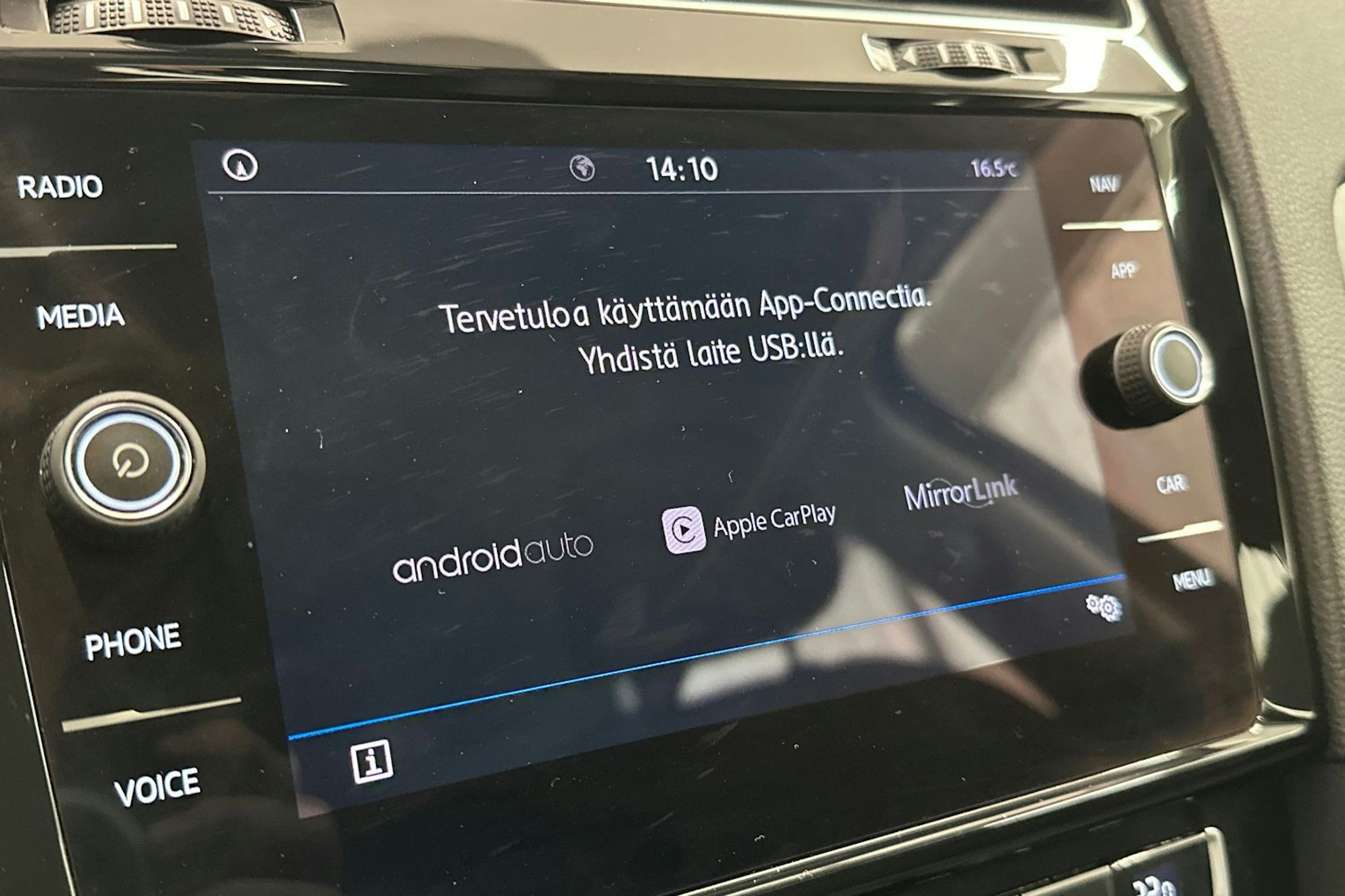 musta Volkswagen Golf 2018 kuva 16.