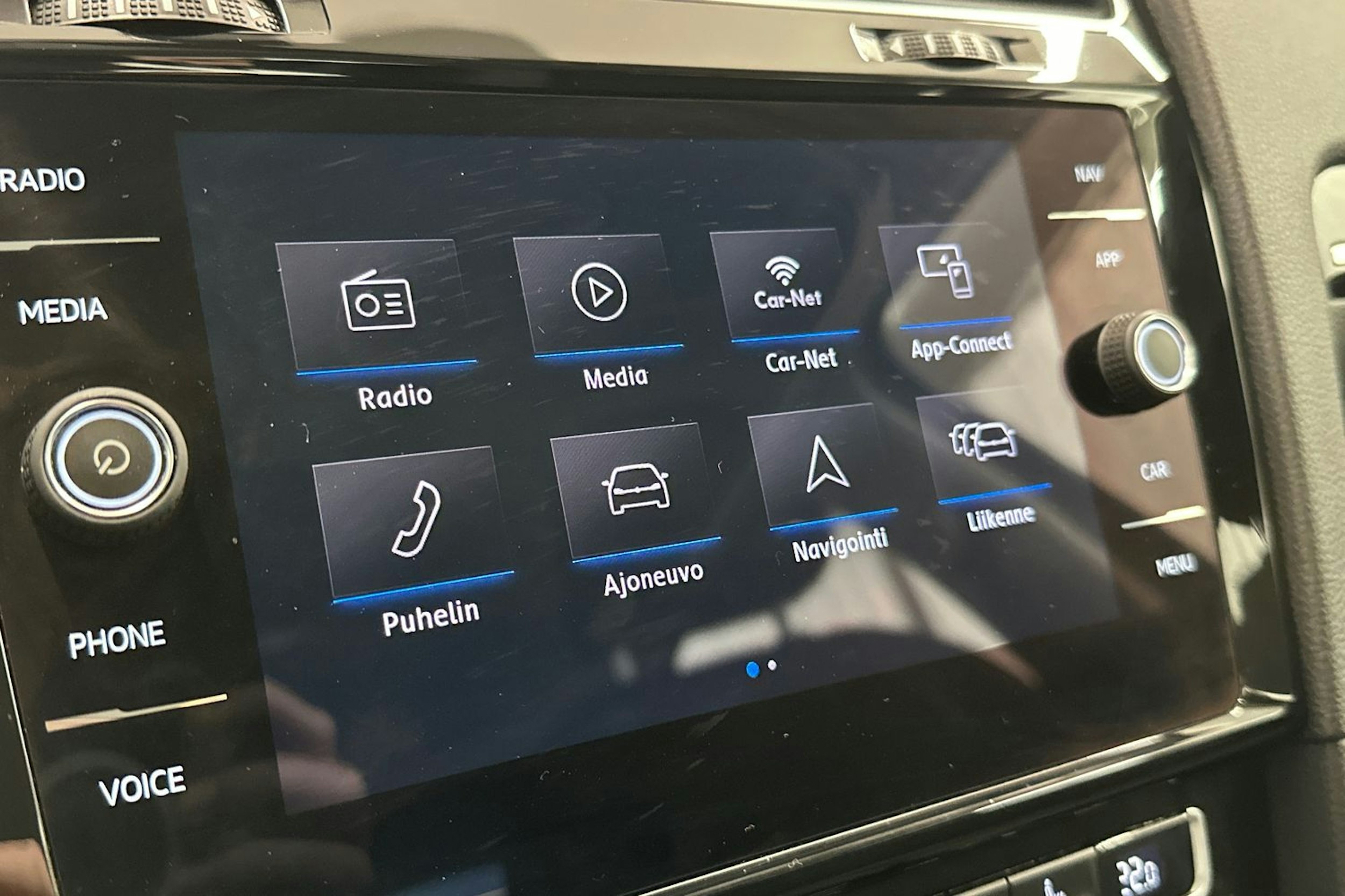 musta Volkswagen Golf 2018 kuva 17.