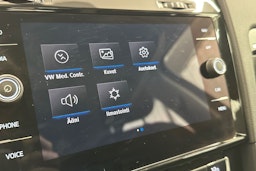 musta Volkswagen Golf 2018 kuva 18.