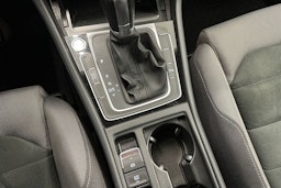 musta Volkswagen Golf 2018 kuva 23.