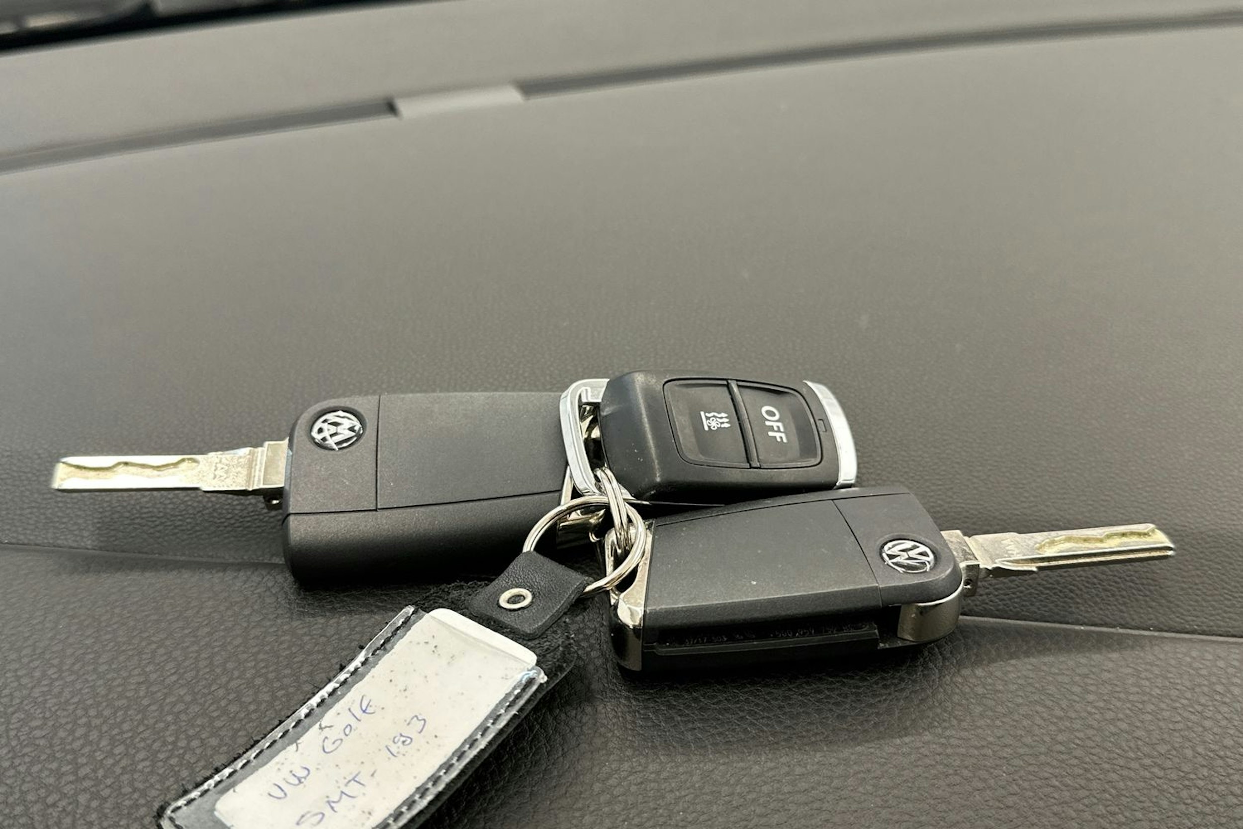 musta Volkswagen Golf 2018 kuva 24.