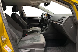 keltainen Volkswagen Golf 2018 kuva 9.