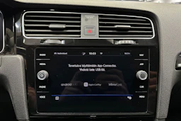 keltainen Volkswagen Golf 2018 kuva 15.