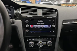 keltainen Volkswagen Golf 2018 kuva 16.