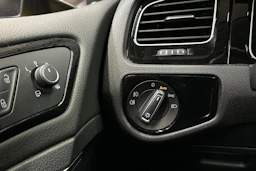 keltainen Volkswagen Golf 2018 kuva 21.