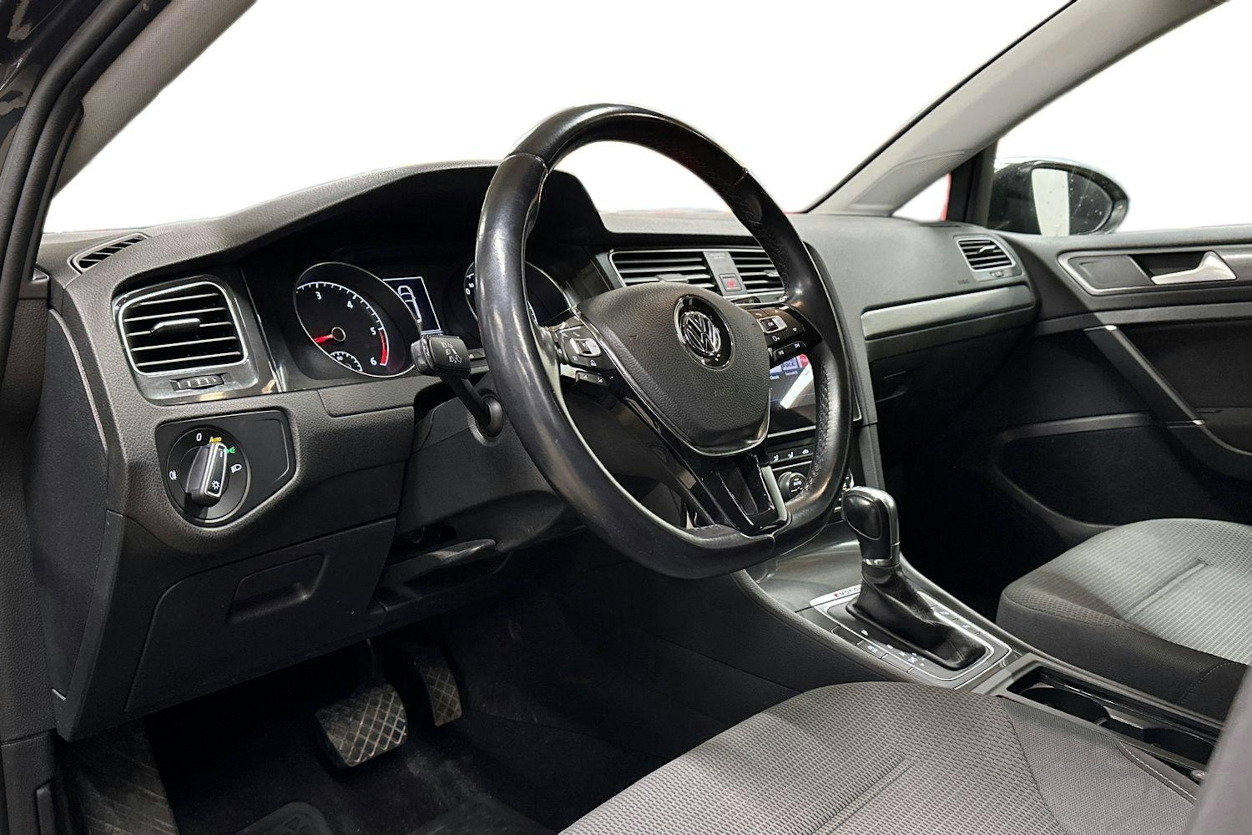 harmaa Volkswagen Golf 2018 kuva 7.