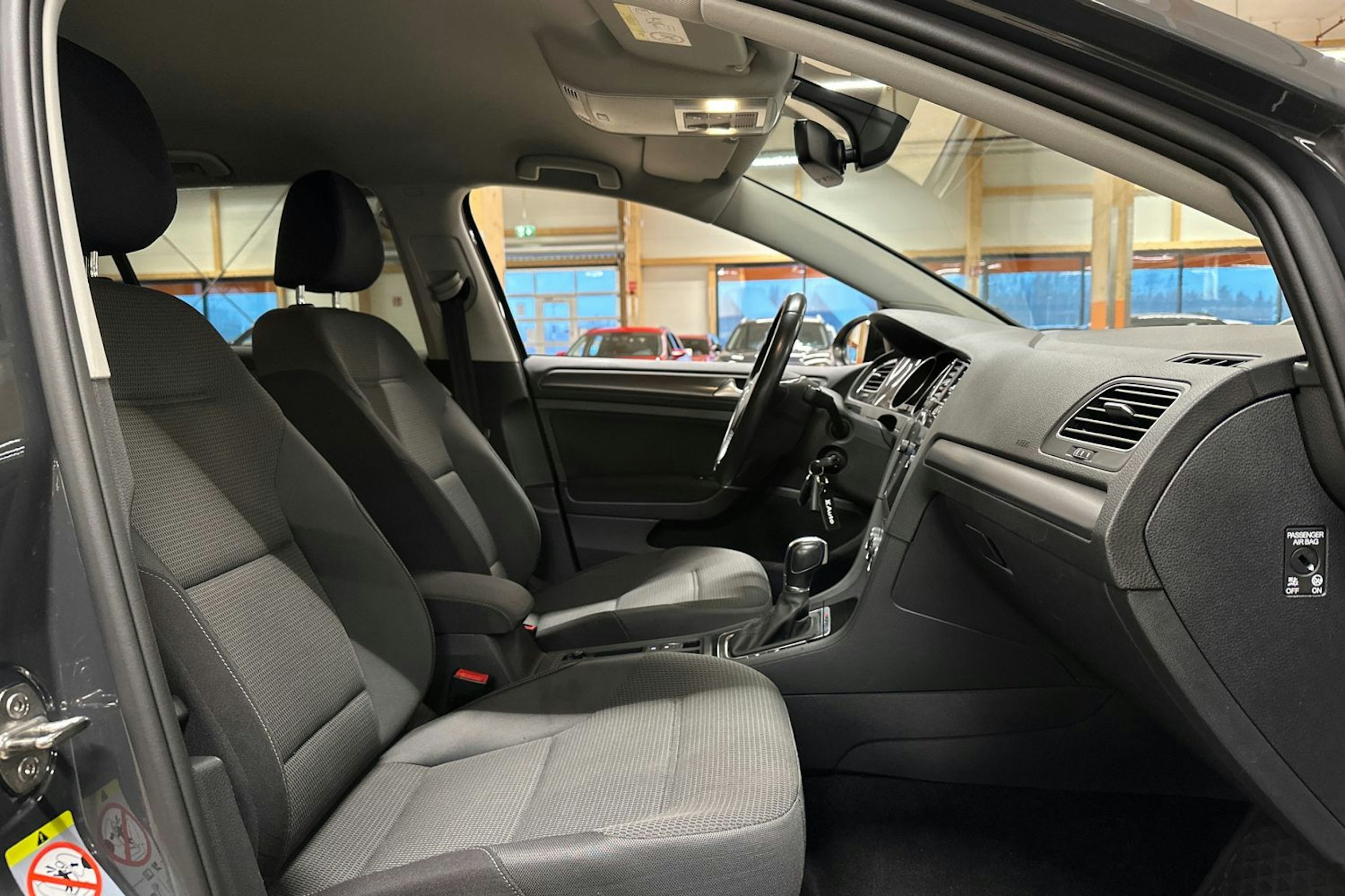 harmaa Volkswagen Golf 2018 kuva 14.