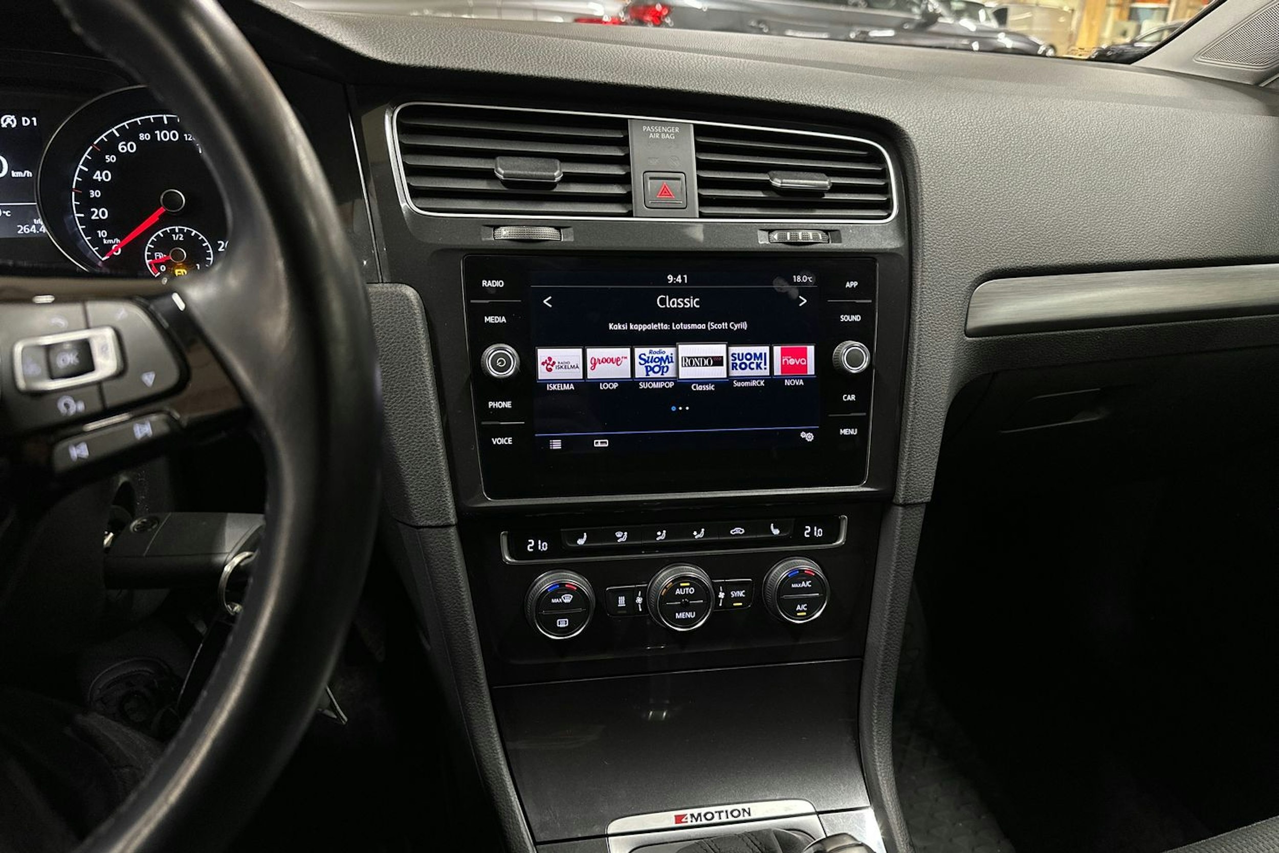 harmaa Volkswagen Golf 2018 kuva 19.