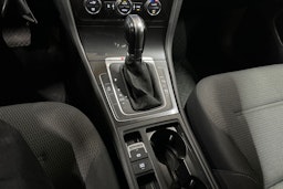 harmaa Volkswagen Golf 2018 kuva 22.
