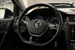 musta Volkswagen Golf 2018 kuva 13.