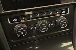 musta Volkswagen Golf 2018 kuva 17.