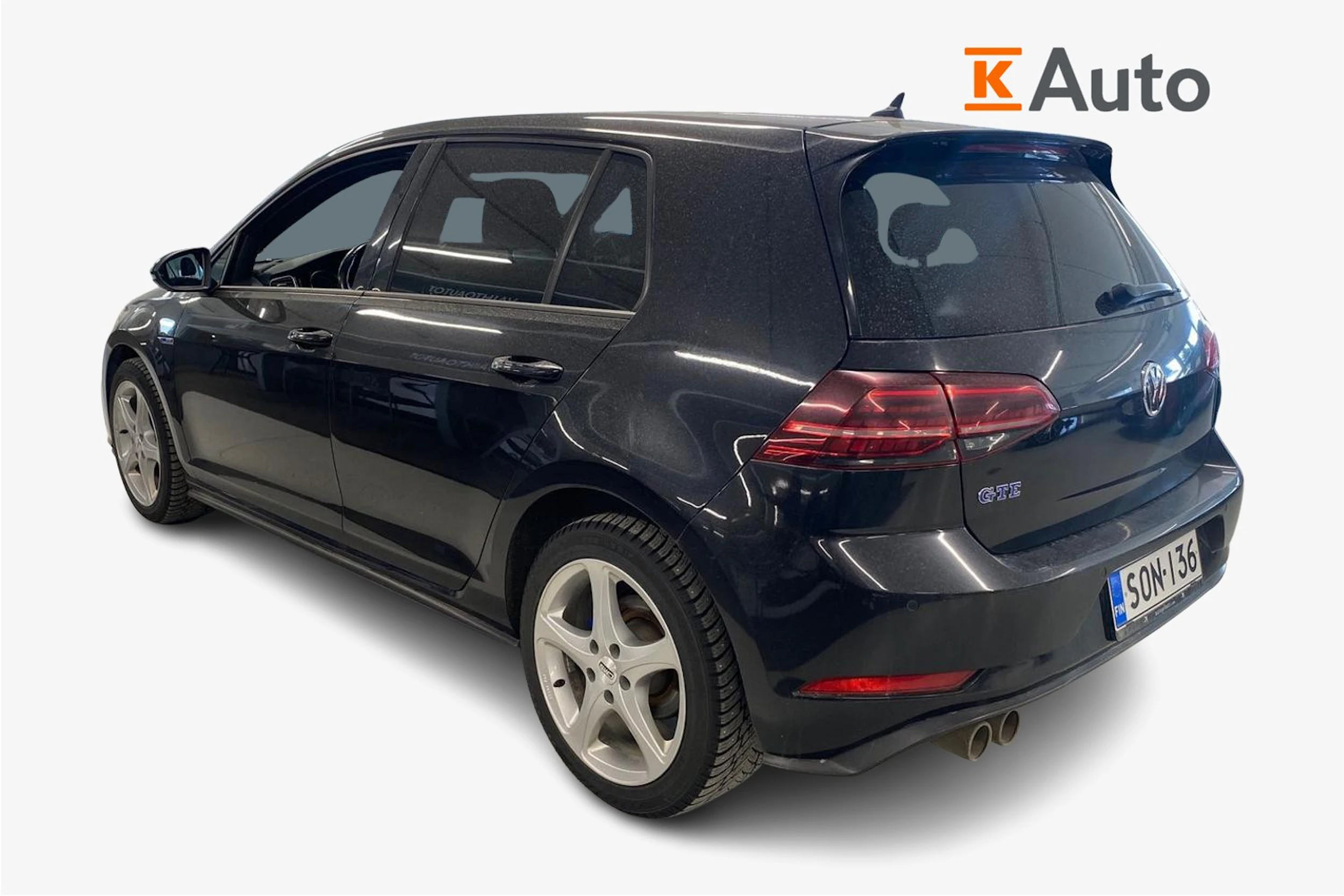 Musta Volkswagen GOLF 2018 kuva 2.