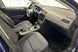 sininen Volkswagen Golf 2018 kuva 15.