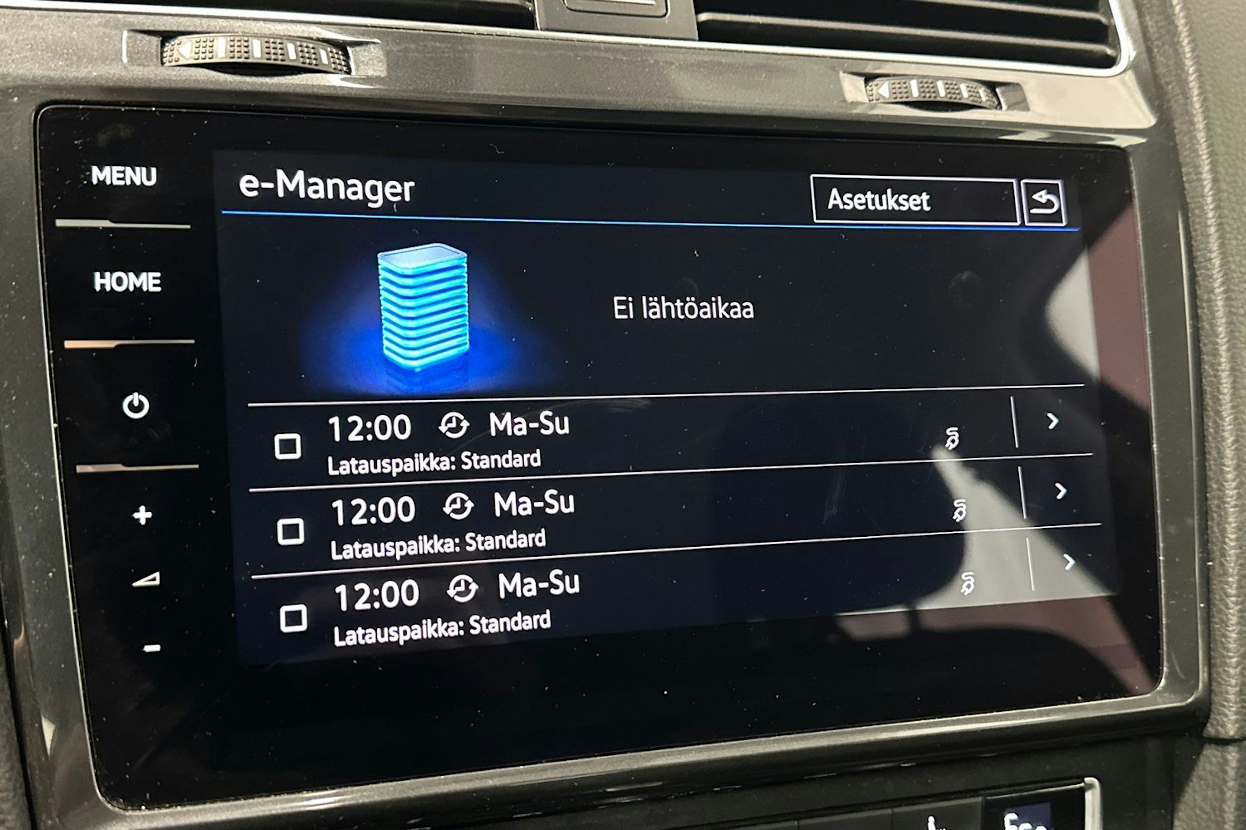 sininen Volkswagen Golf 2018 kuva 21.