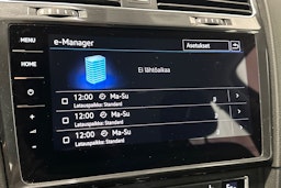 sininen Volkswagen Golf 2018 kuva 21.