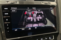 sininen Volkswagen Golf 2018 kuva 23.