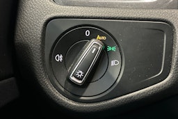 sininen Volkswagen Golf 2018 kuva 28.