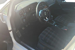valkoinen Volkswagen Golf 2018 kuva 3.