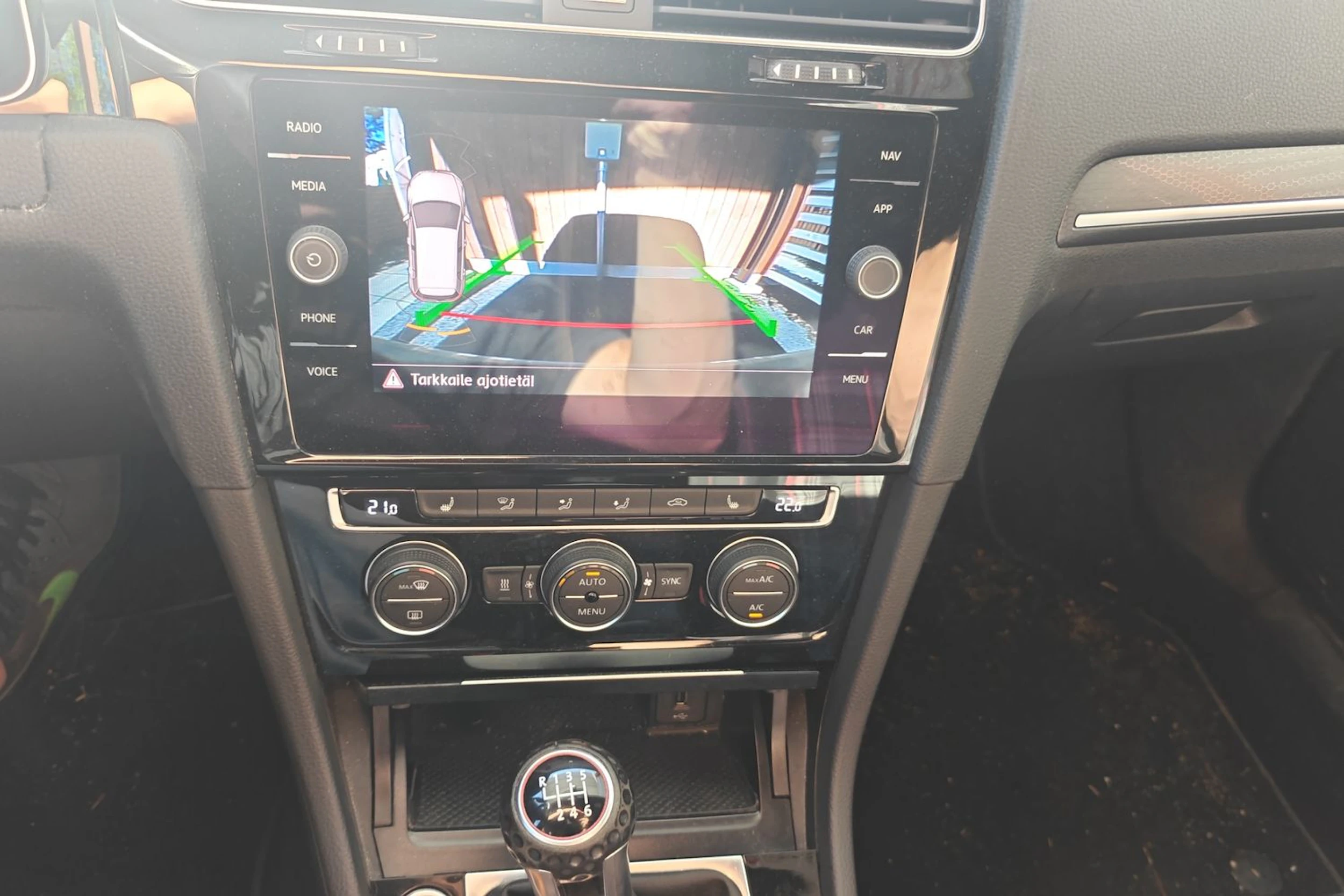 valkoinen Volkswagen Golf 2018 kuva 4.