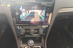 valkoinen Volkswagen Golf 2018 kuva 4.