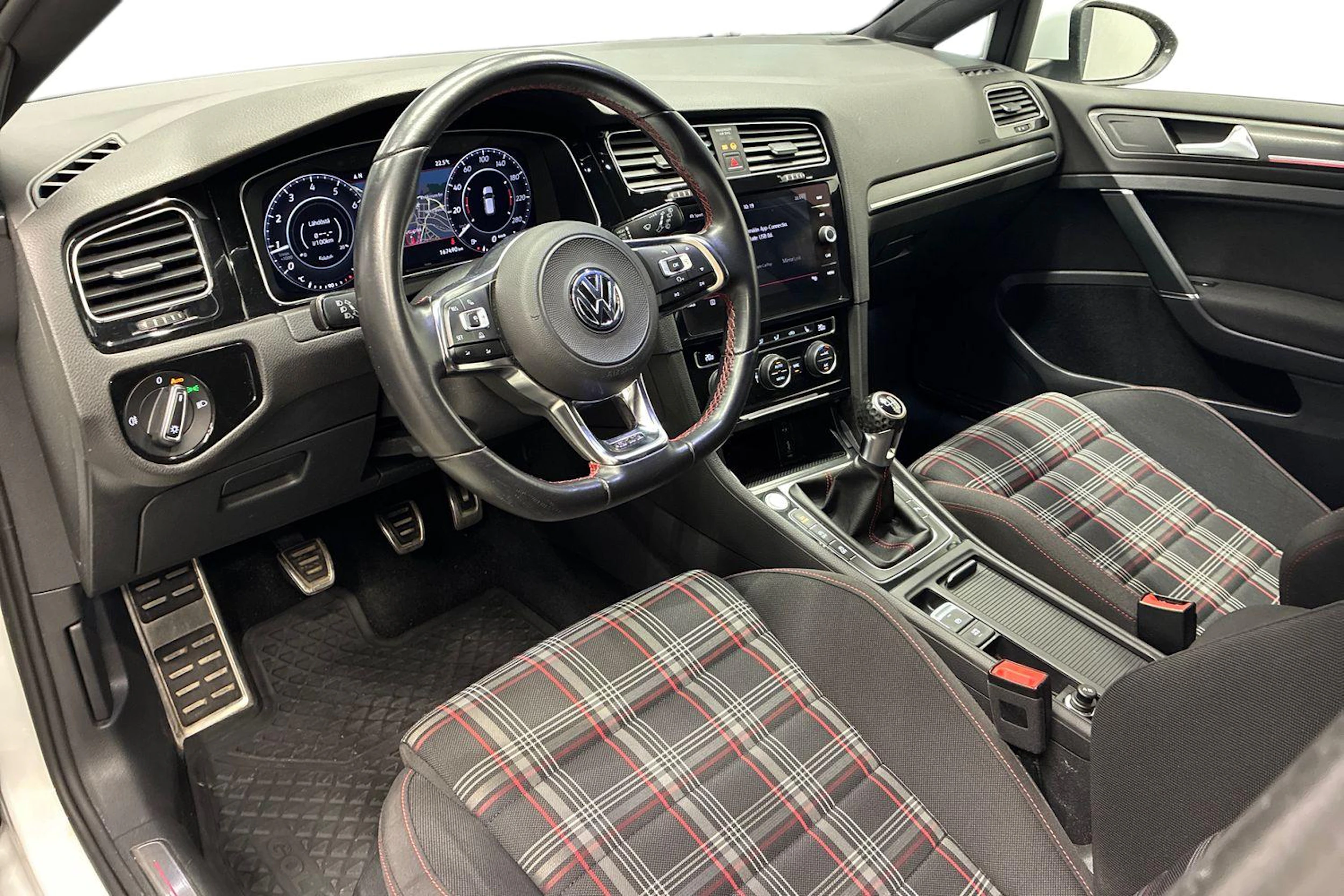 Volkswagen Golf 2018, photo 6/28
