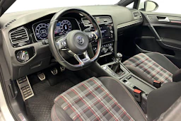 valkoinen Volkswagen Golf 2018 kuva 6.