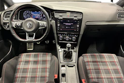 valkoinen Volkswagen Golf 2018 kuva 7.