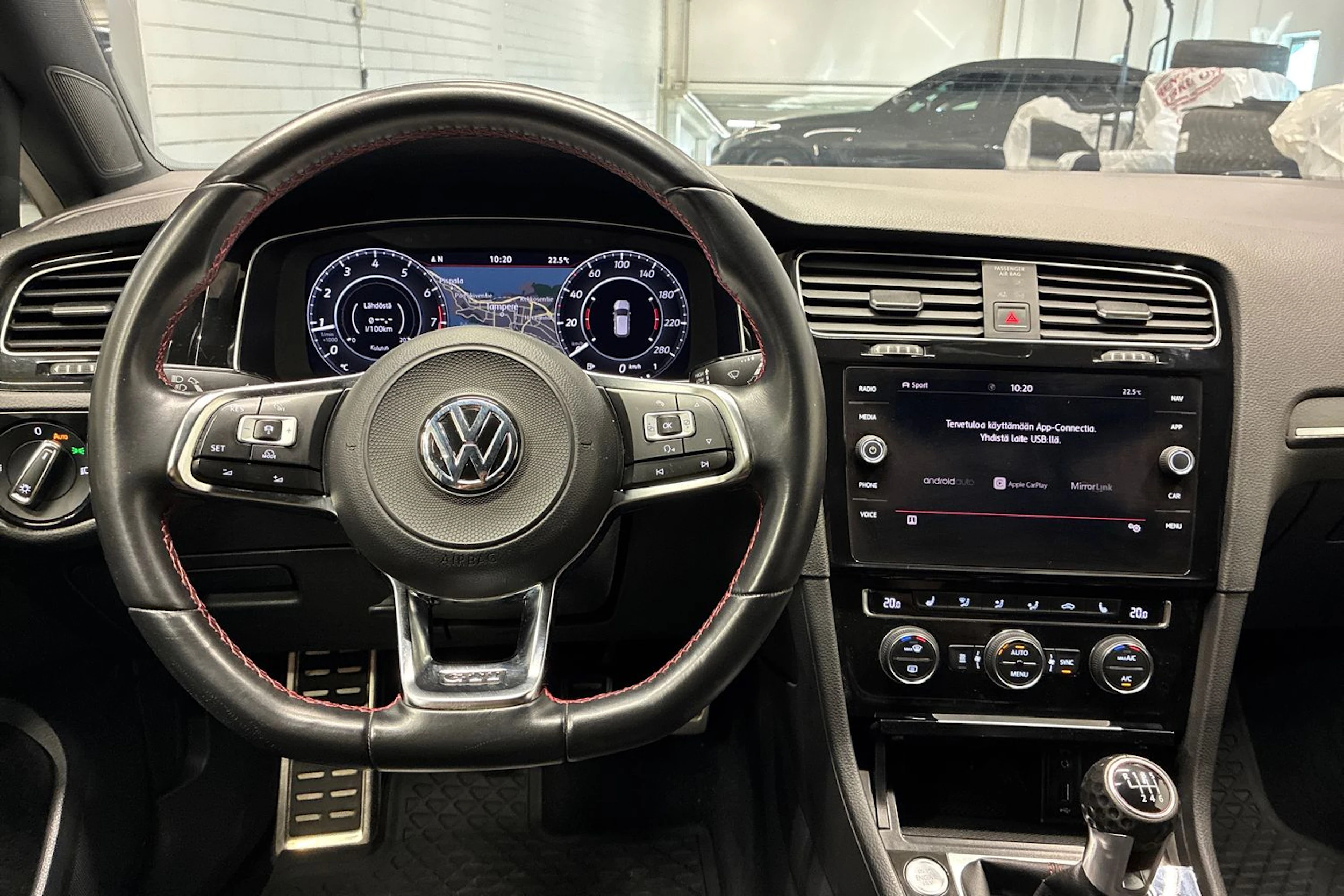 valkoinen Volkswagen Golf 2018 kuva 11.