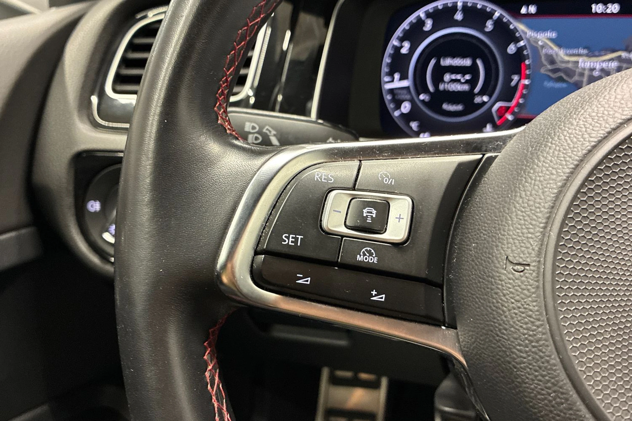 valkoinen Volkswagen Golf 2018 kuva 13.