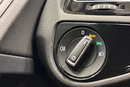 valkoinen Volkswagen Golf 2018 kuva 15.