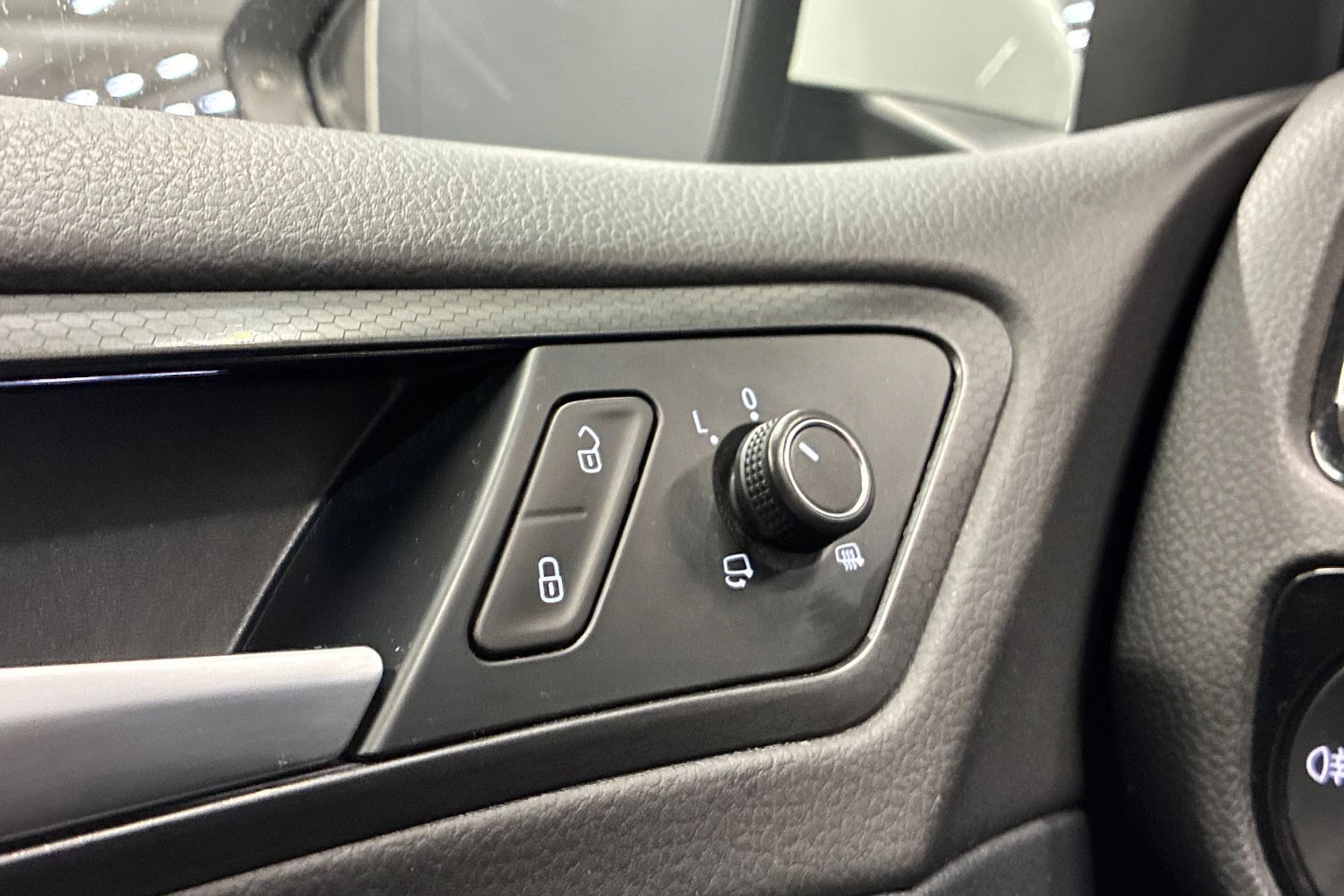 valkoinen Volkswagen Golf 2018 kuva 16.