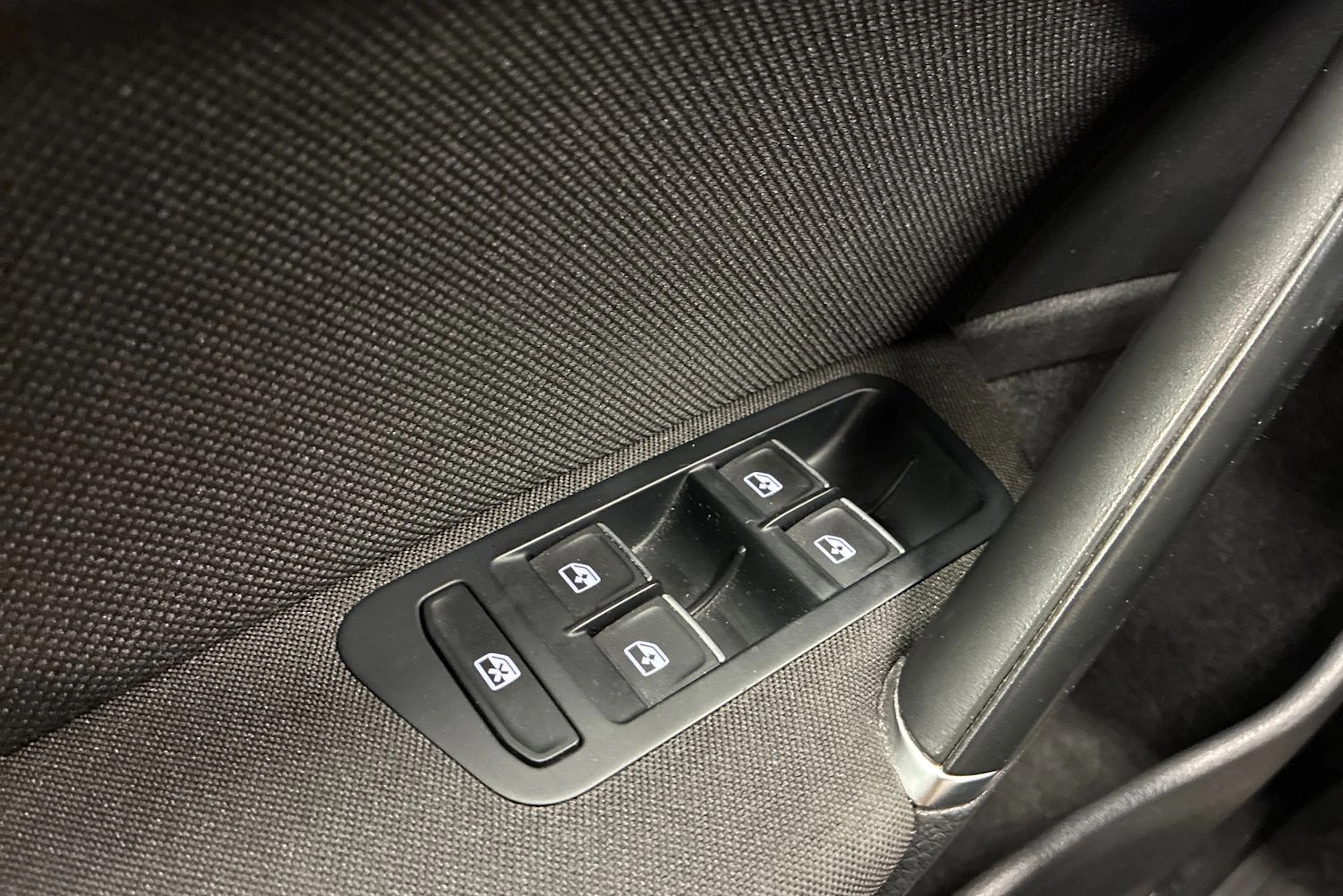 valkoinen Volkswagen Golf 2018 kuva 17.