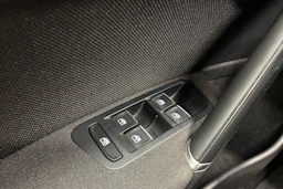valkoinen Volkswagen Golf 2018 kuva 17.