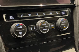 valkoinen Volkswagen Golf 2018 kuva 19.