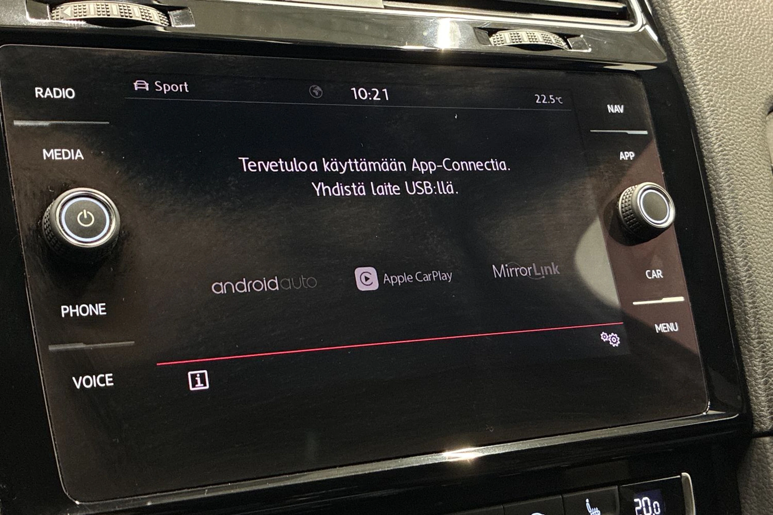 valkoinen Volkswagen Golf 2018 kuva 20.
