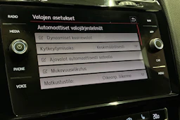 valkoinen Volkswagen Golf 2018 kuva 23.