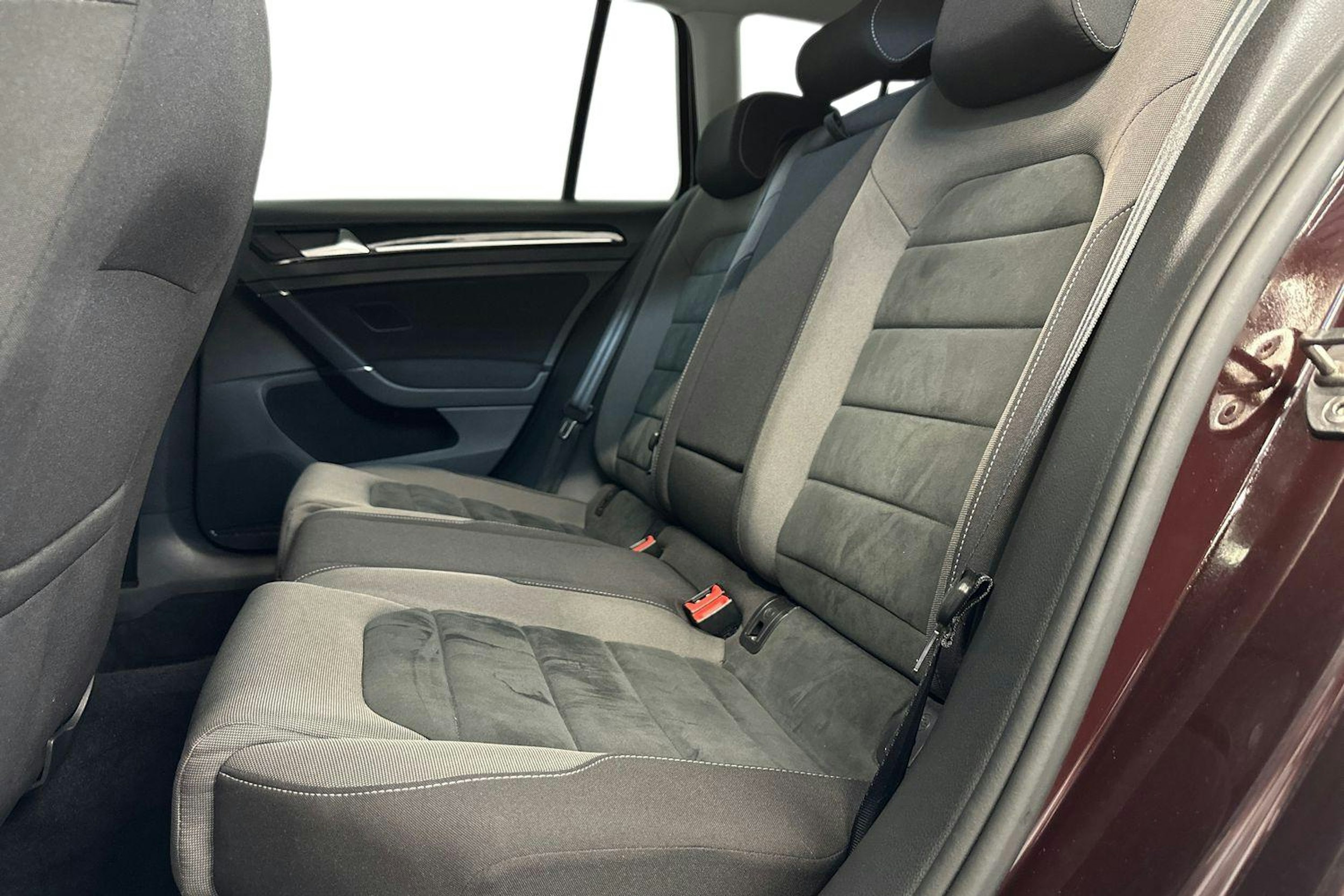 musta Volkswagen Golf 2018 kuva 10.