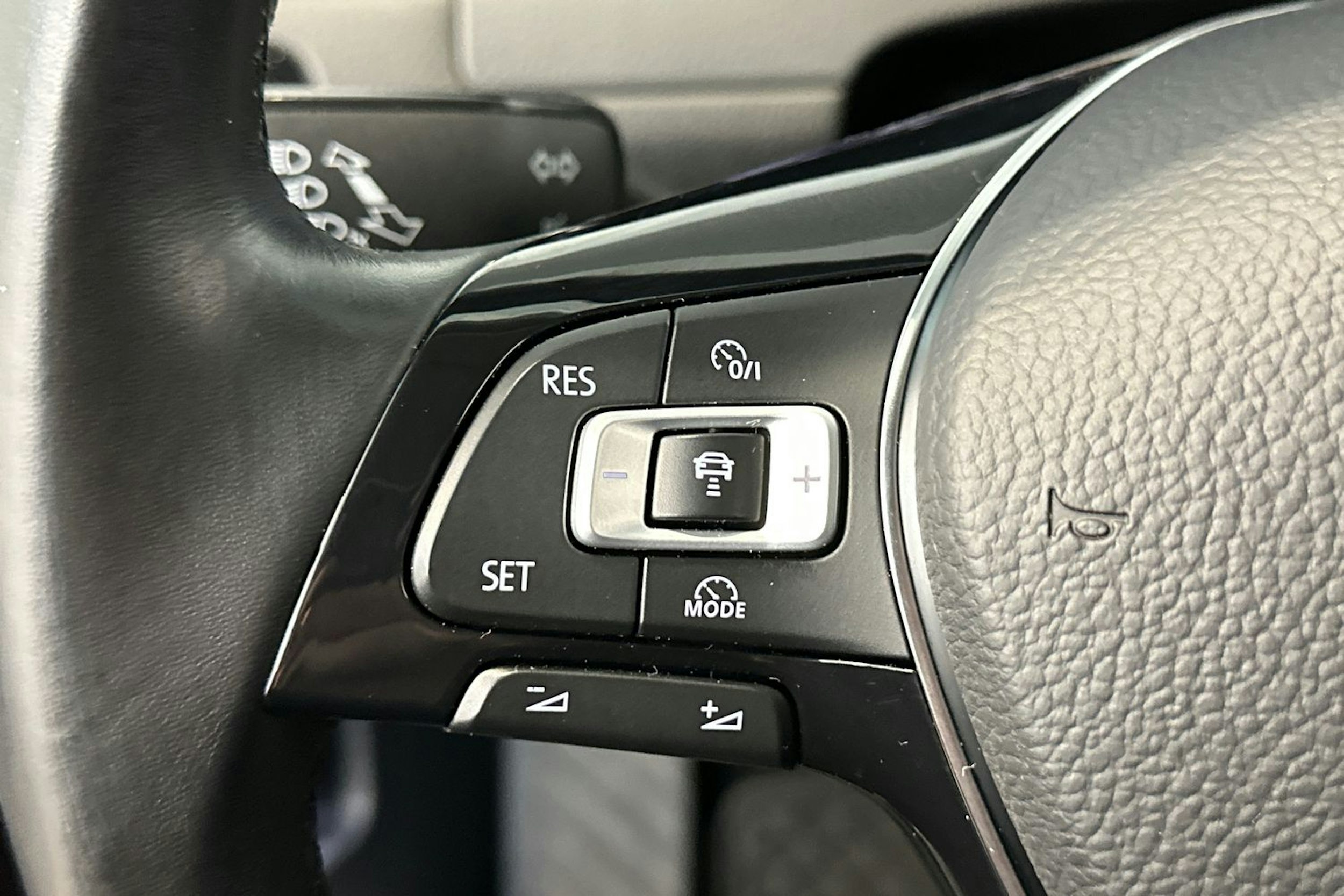 musta Volkswagen Golf 2018 kuva 19.