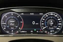 musta Volkswagen Golf 2018 kuva 21.