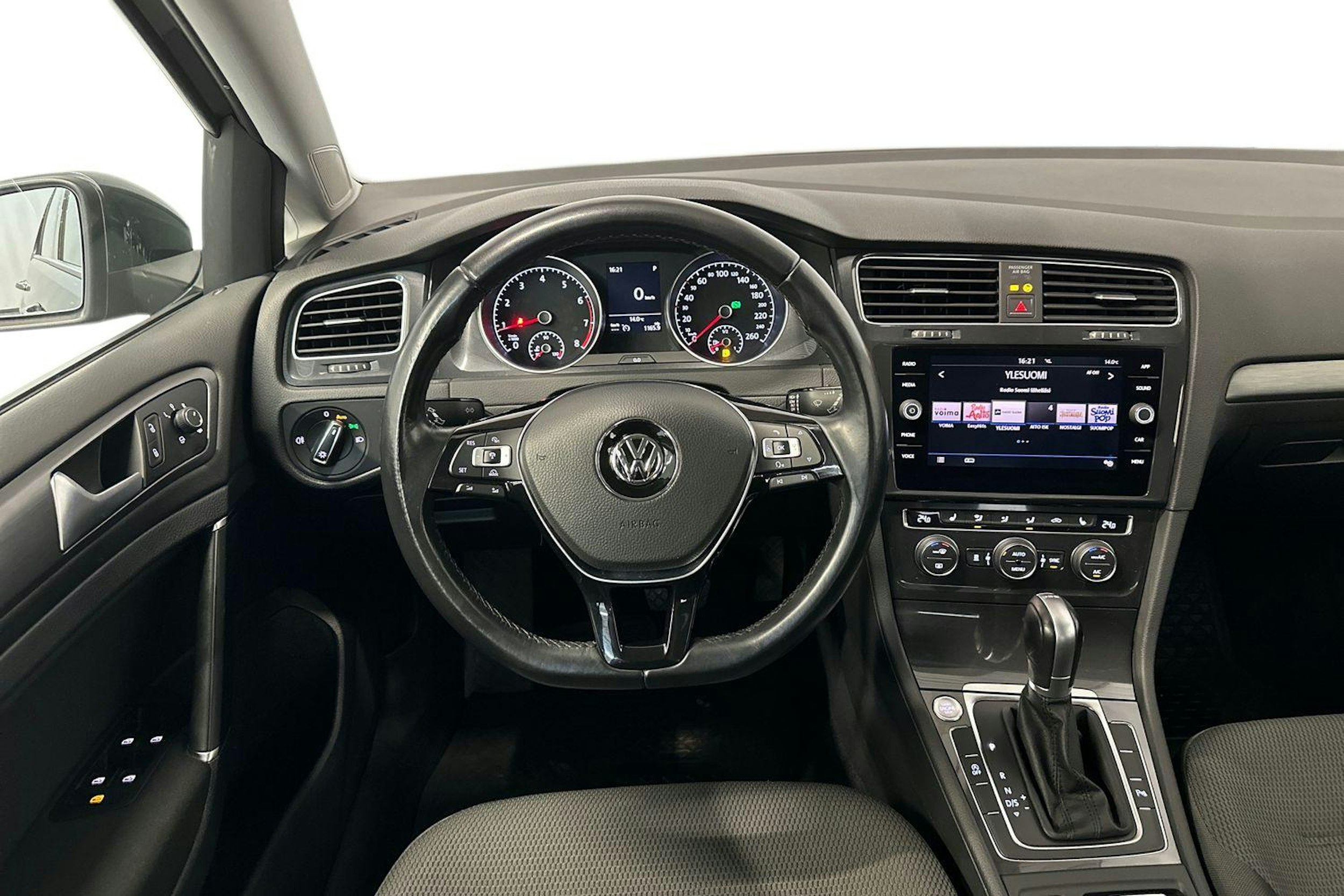 harmaa Volkswagen Golf 2018 kuva 9.