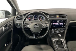 harmaa Volkswagen Golf 2018 kuva 9.