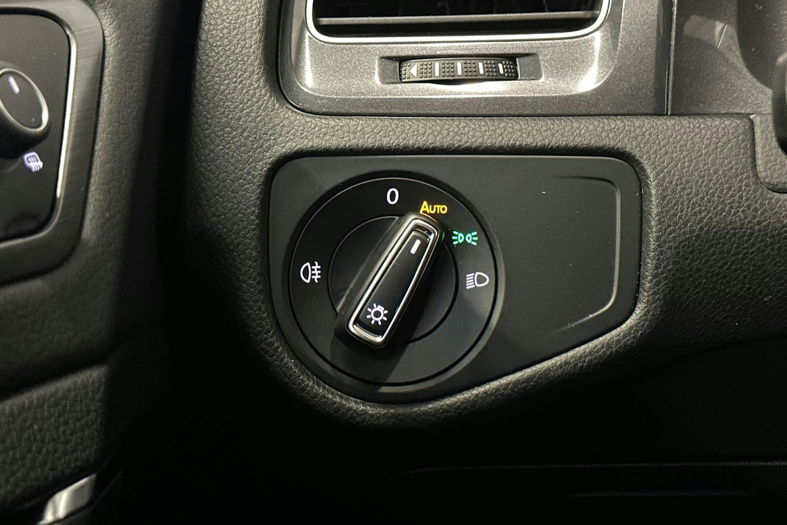 harmaa Volkswagen Golf 2018 kuva 15.