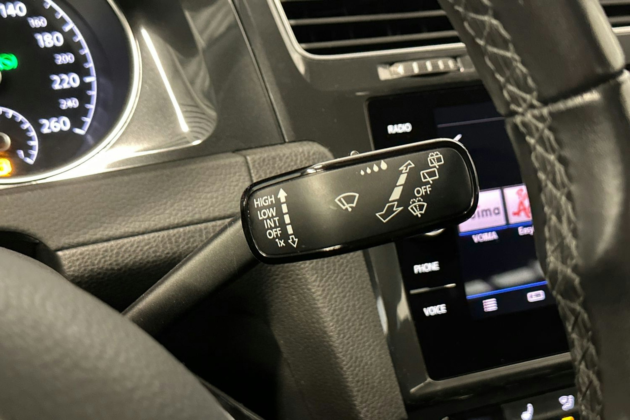 harmaa Volkswagen Golf 2018 kuva 18.