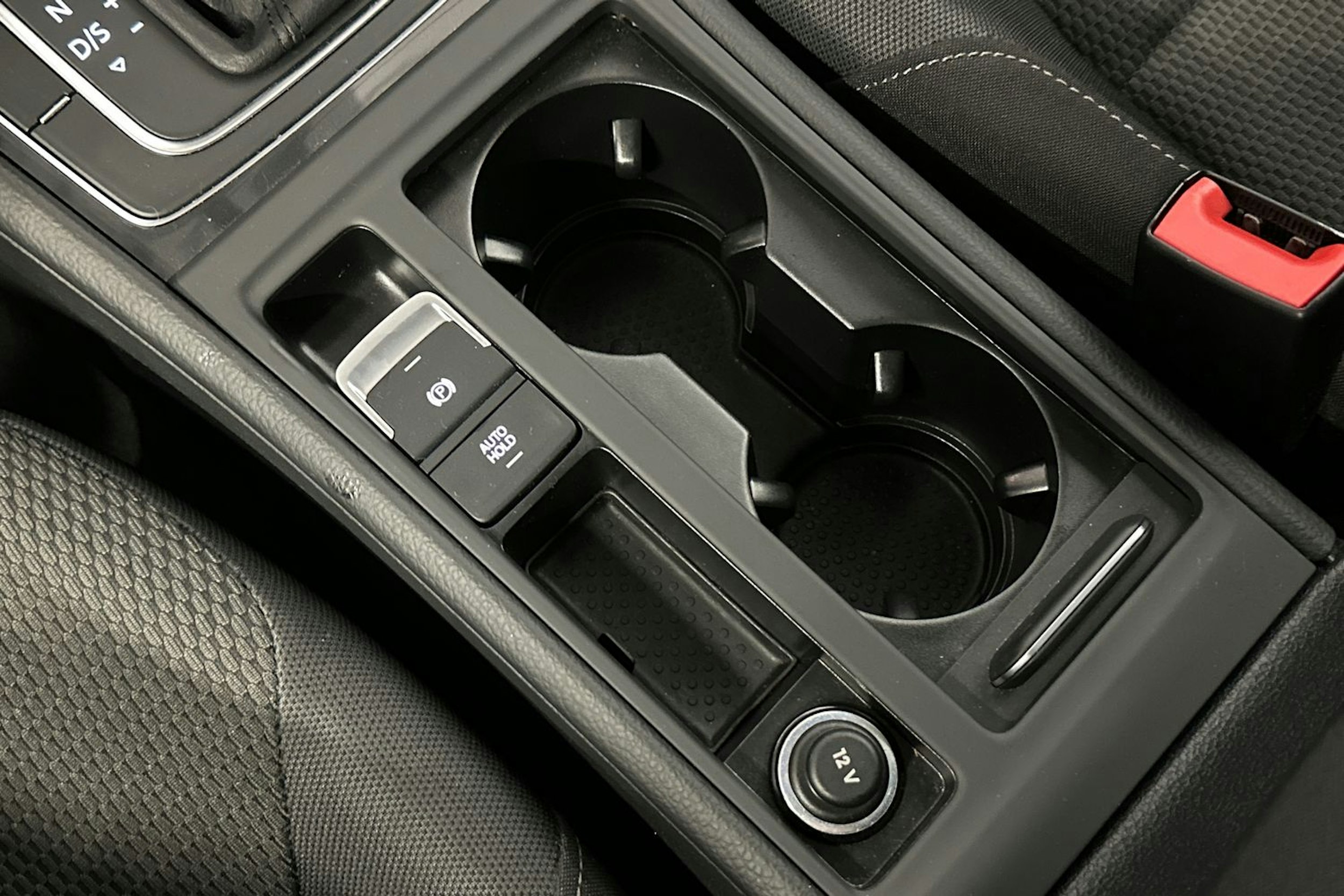 harmaa Volkswagen Golf 2018 kuva 22.