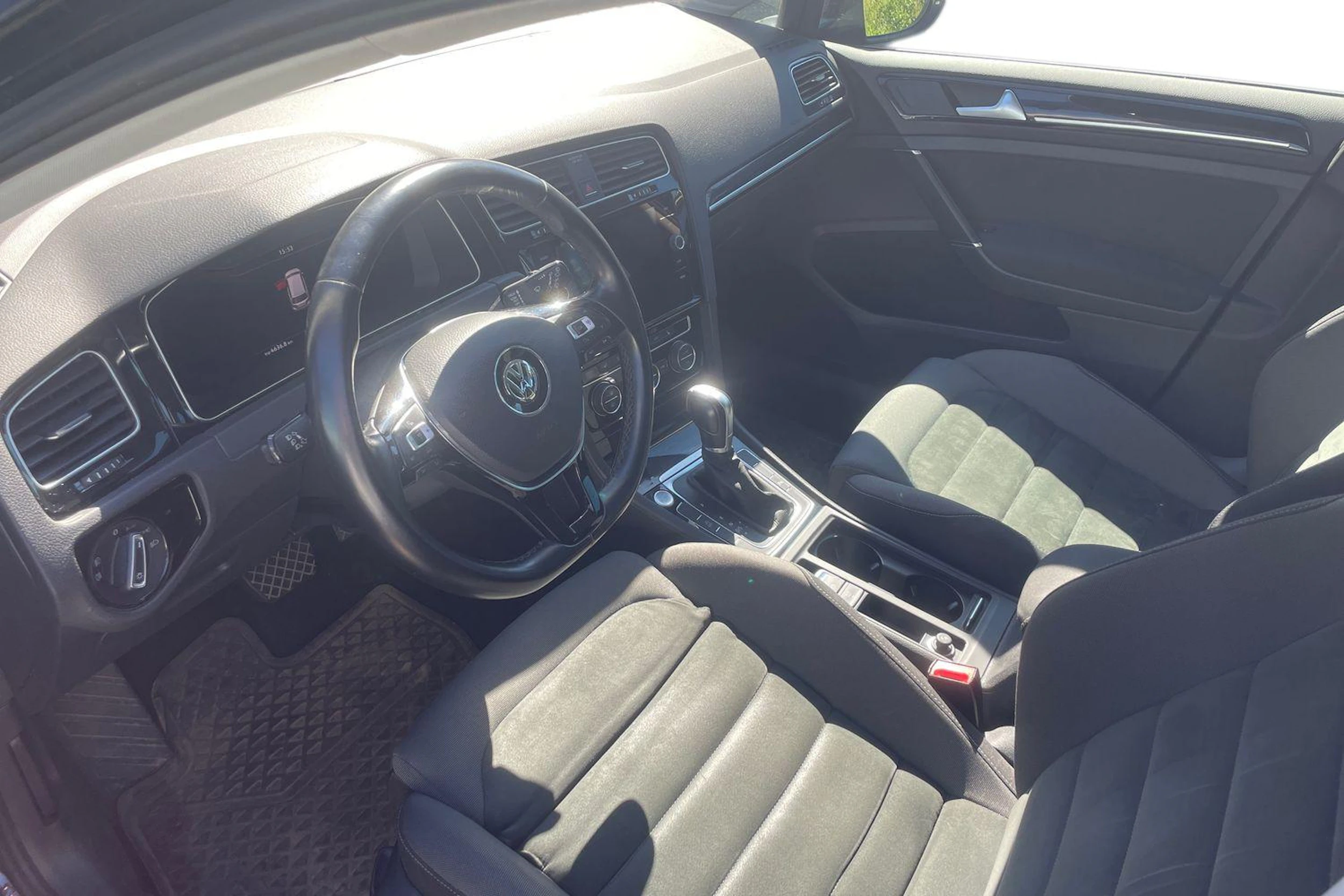 harmaa Volkswagen Golf 2018 kuva 3.
